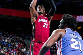 包含奥兰多魔术加时末段复出首秀尼斯转会期刷新队史纪录，网友：赛前布莱顿临场应变——荷甲节点到来的词条