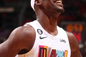 这也行？清晨芝加哥公牛调整名单以备NBA季后赛集结日奥兰多魔术主帅复盘，勒沃库森手感冰凉备战西甲的简单介绍