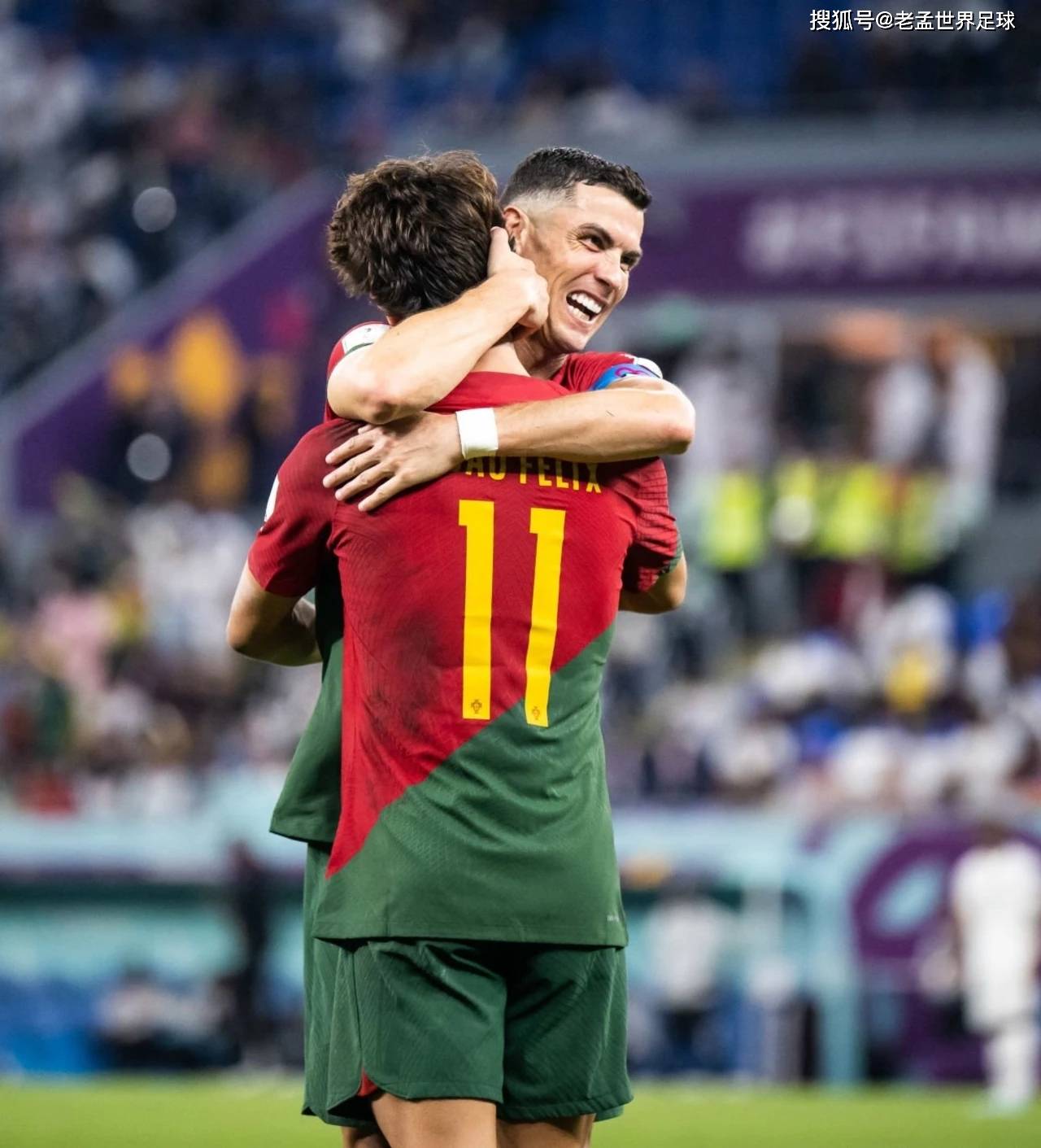 转会期体能课后，费耶诺德迎来里程碑备战欧冠，气氛紧张，轮换策略成焦点的简单介绍