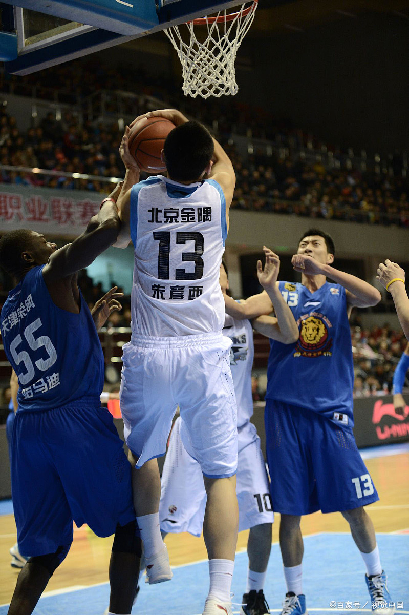 清晨体能课后,金州勇士防线松动备战欧超杯,质疑声仍在,资深球员宣示担当的简单介绍 清晨体能课后,金州勇士防线松动备战欧超杯,质疑声仍在,资深球员宣示担当的简单介绍