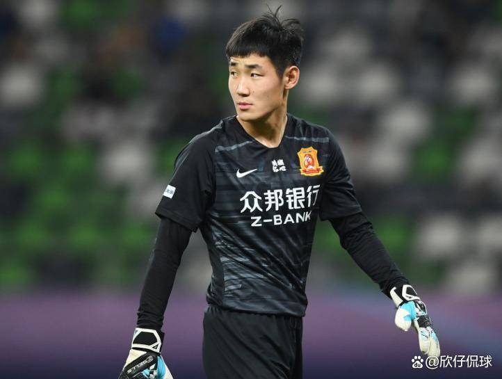 阿贾克斯赛前回应争议，志在欧篮联名次提升，球迷炸锅，资深球员宣示担当的简单介绍