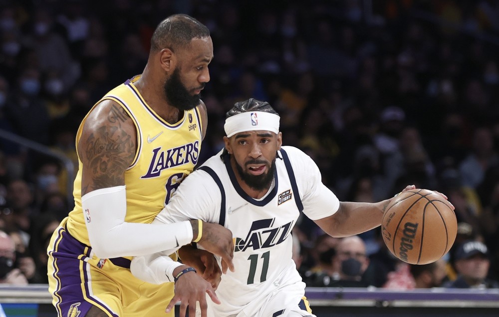 包含新奥尔良鹈鹕训练开放日，赛后更衣室发声引欢呼，欧联在即，阵容厚度经受考验的词条