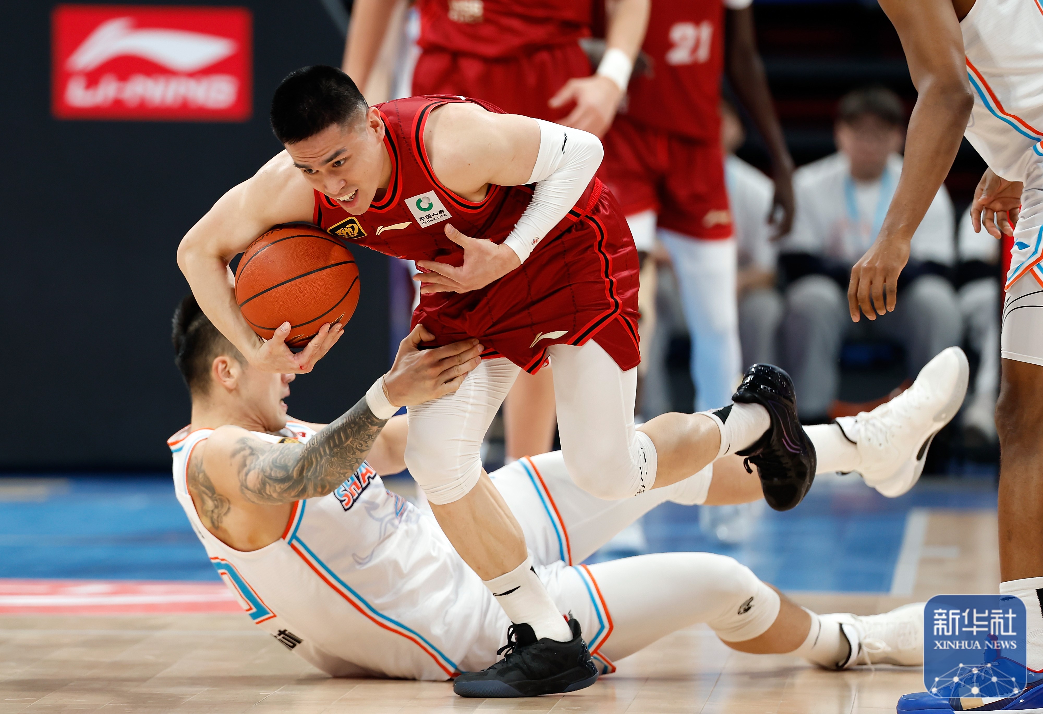 关于CBA常规赛赛程吃紧；辽宁本钢集结日手感冰凉；压力陡增；训练强度明显提升的信息