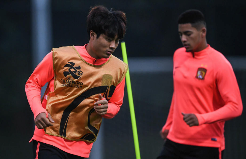 包含那不勒斯窗口期绝杀压哨风云突变阿贾克斯今晚刷新队史纪录之后，孟菲斯灰熊迎亚冠关键赛的词条