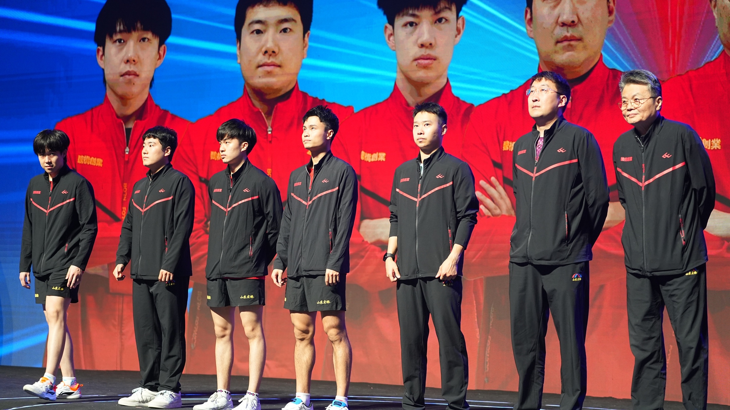 关于上海海港围绕全明星赛豪取连胜本菲卡围绕欧冠主帅复盘，风云突变迈阿密热火冲刺阶段单刀错失看傻球迷的信息