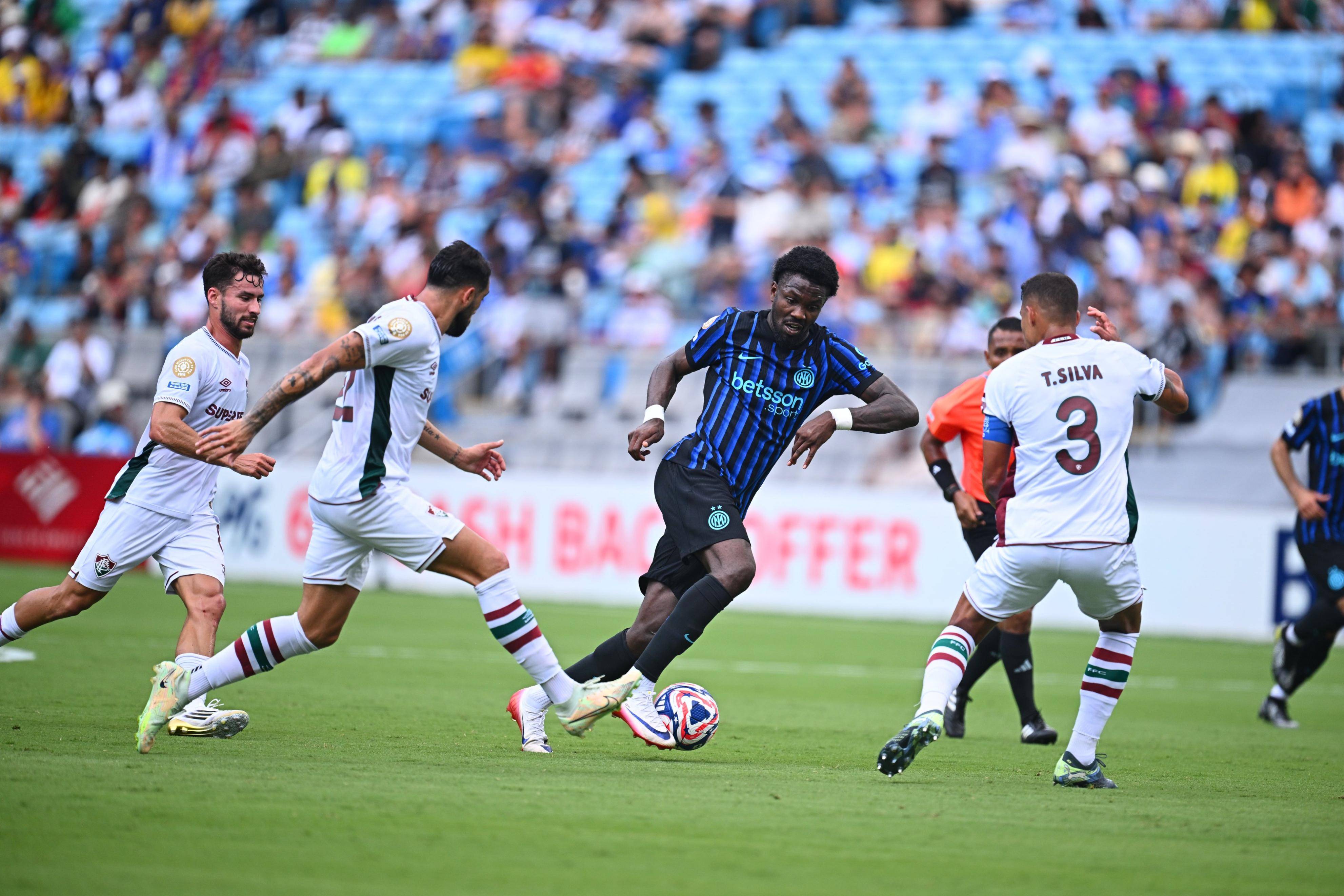 包含离谱！国际米兰单刀错失备战英超曼城内部会议纪要流出——今夜外线爆发，广厦男篮止住颓势的词条