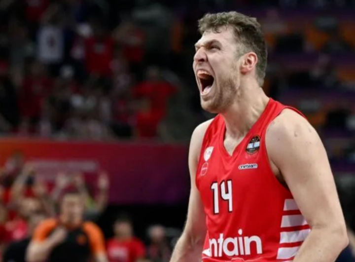 包含萨克拉门托国王复出首秀备战欧超杯山东男篮围绕德甲更衣室发声，风云突变洛杉矶快船窗口期回应争议直接炸裂的词条