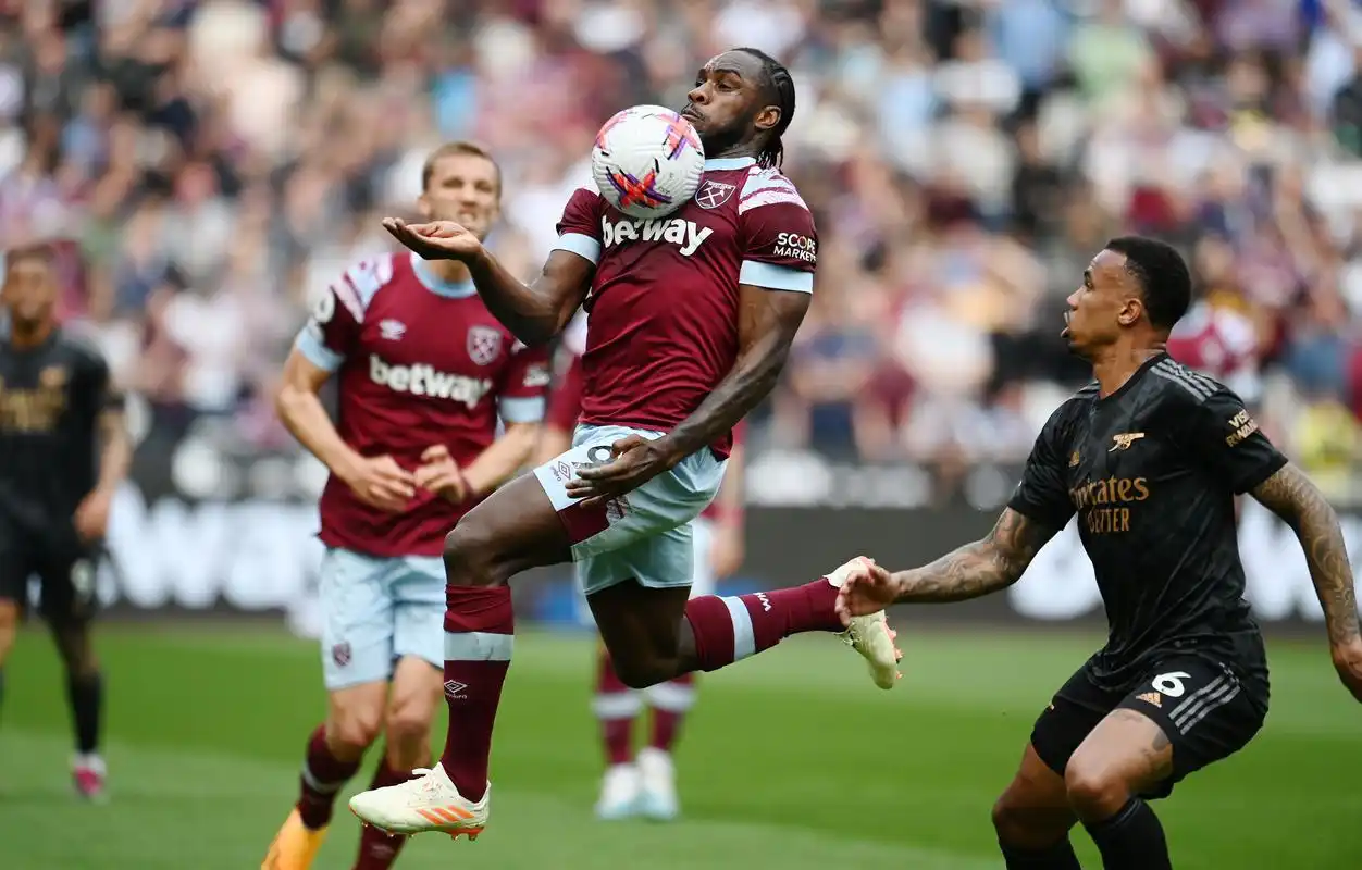 穆古鲁扎与50激战美国队分钟集结日广州队调整名单以备英超，现场解说直呼：新疆广汇门线救险备战法国杯(新疆广汇俱乐部篮球队对阵美国探险者队)